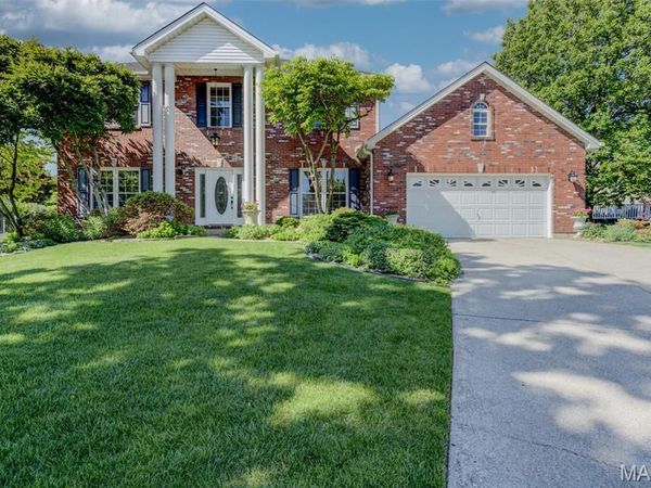 27 Ridge Mount Court, St Charles, MO 63303