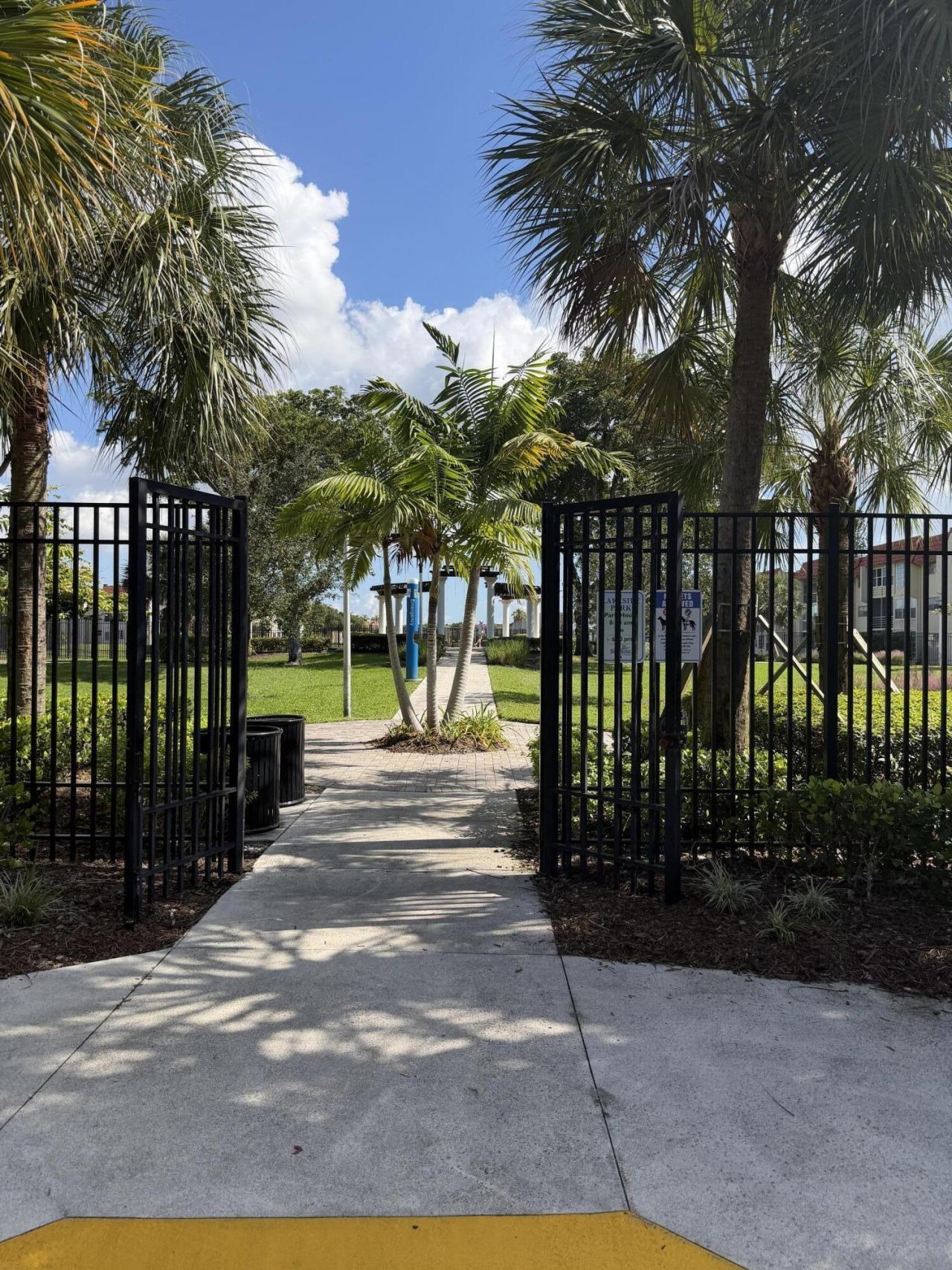 2950 Sunrise Lakes Drive W, Unit 305, Sunrise, FL 33322 Photo