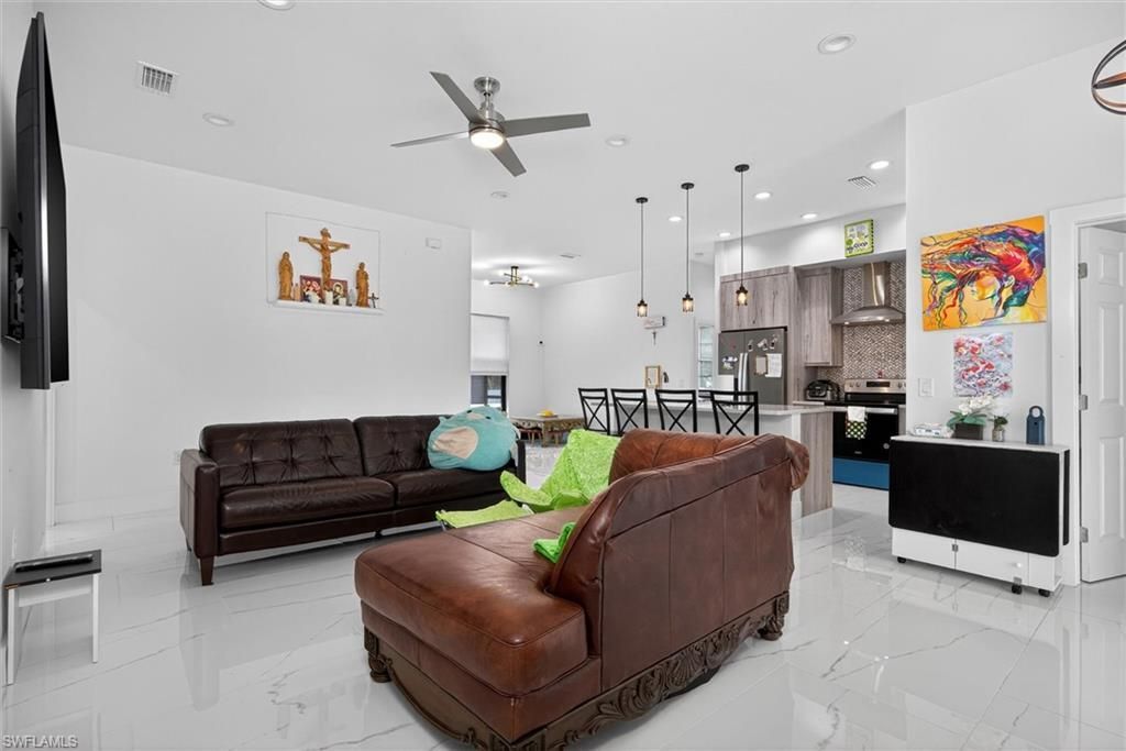 810 Floyd Ave S, Lehigh Acres, FL 33976 Photo