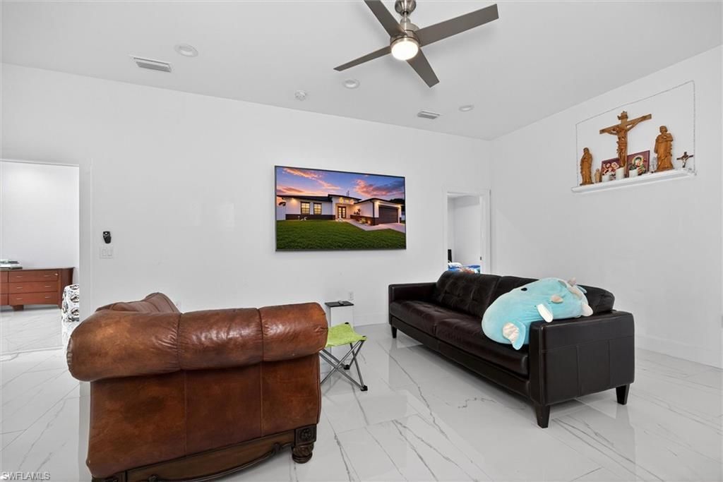 810 Floyd Ave S, Lehigh Acres, FL 33976 Photo