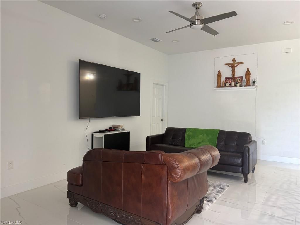 810 Floyd Ave S, Lehigh Acres, FL 33976 Photo