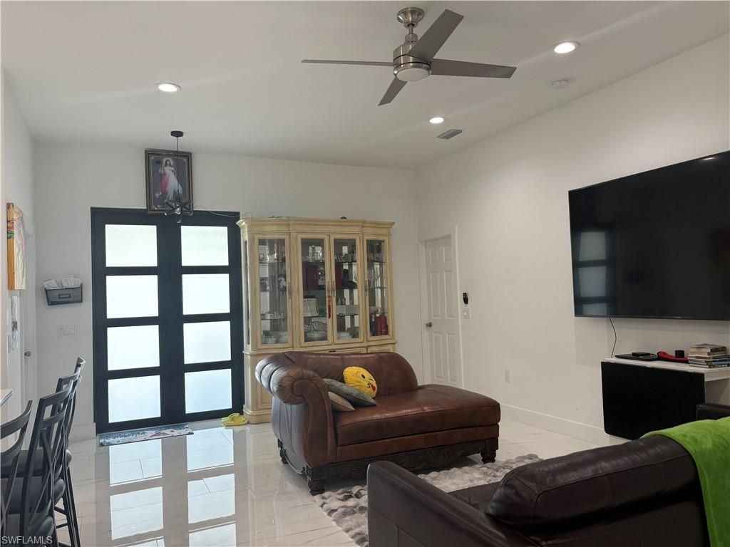 810 Floyd Ave S, Lehigh Acres, FL 33976 Photo