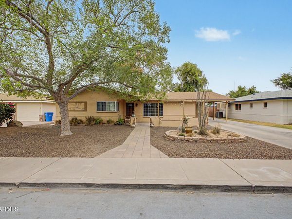 2410 N 39TH Place, Phoenix, AZ 85008