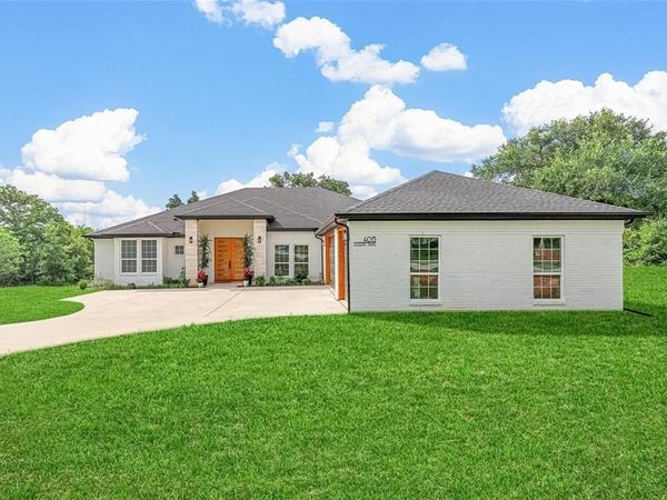 4013 Legend Trail, Granbury, TX 76049