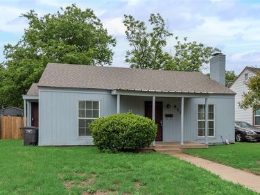 912 Clairemont Avenue, Fort Worth, TX 76103