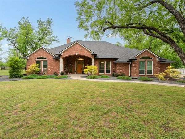 10008 Flight Plan Drive, Granbury, TX 76049