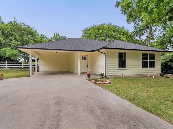 738 Wayne Avenue, Van Alstyne, TX 75495