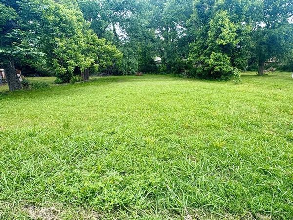 704 E 8th Street, Bonham, TX 75418