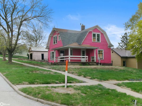 302 1St Avenue, Audubon, IA 50025