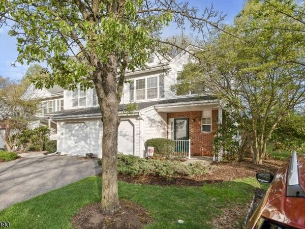 35 Maple Ln, Mount Arlington, NJ 07856