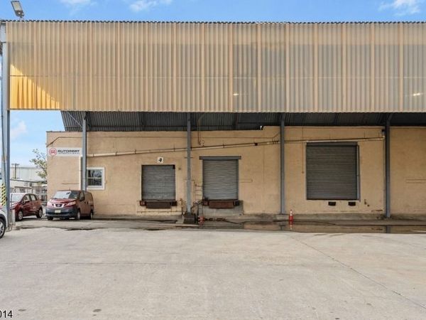 372 Adams St, Newark, NJ 07114