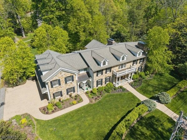 9 Bishops Ln, Millburn, NJ 07078