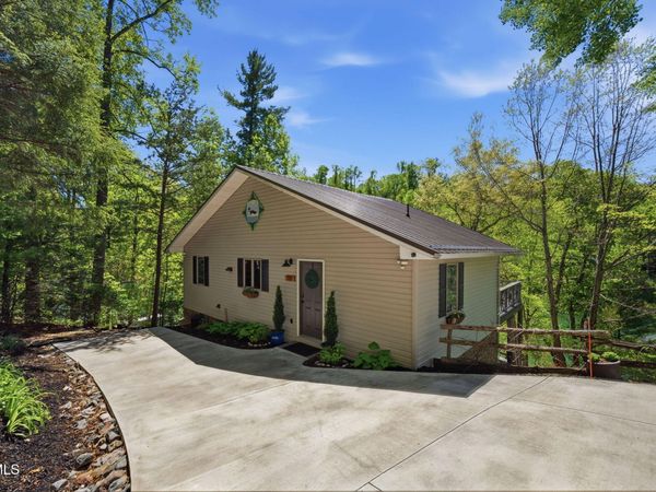 237 Candlewood Lane, Butler, TN 37640
