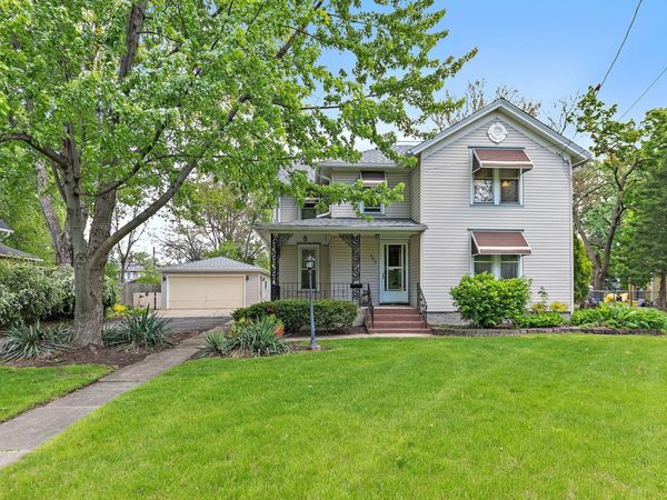 922 Douglas Avenue , Aurora, IL 60505