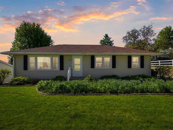 1001 Maquoketa St, Anamosa, IA 52202