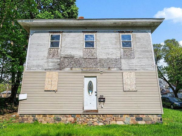 219 S Dalrymple Street, Albion, MI 49224