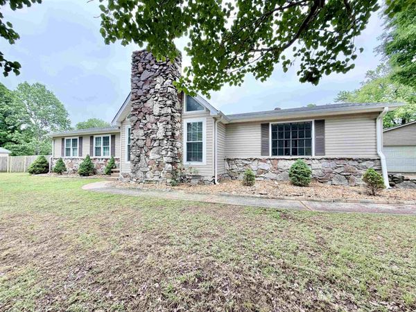 8 LAKE AVE, Jackson, TN 38301
