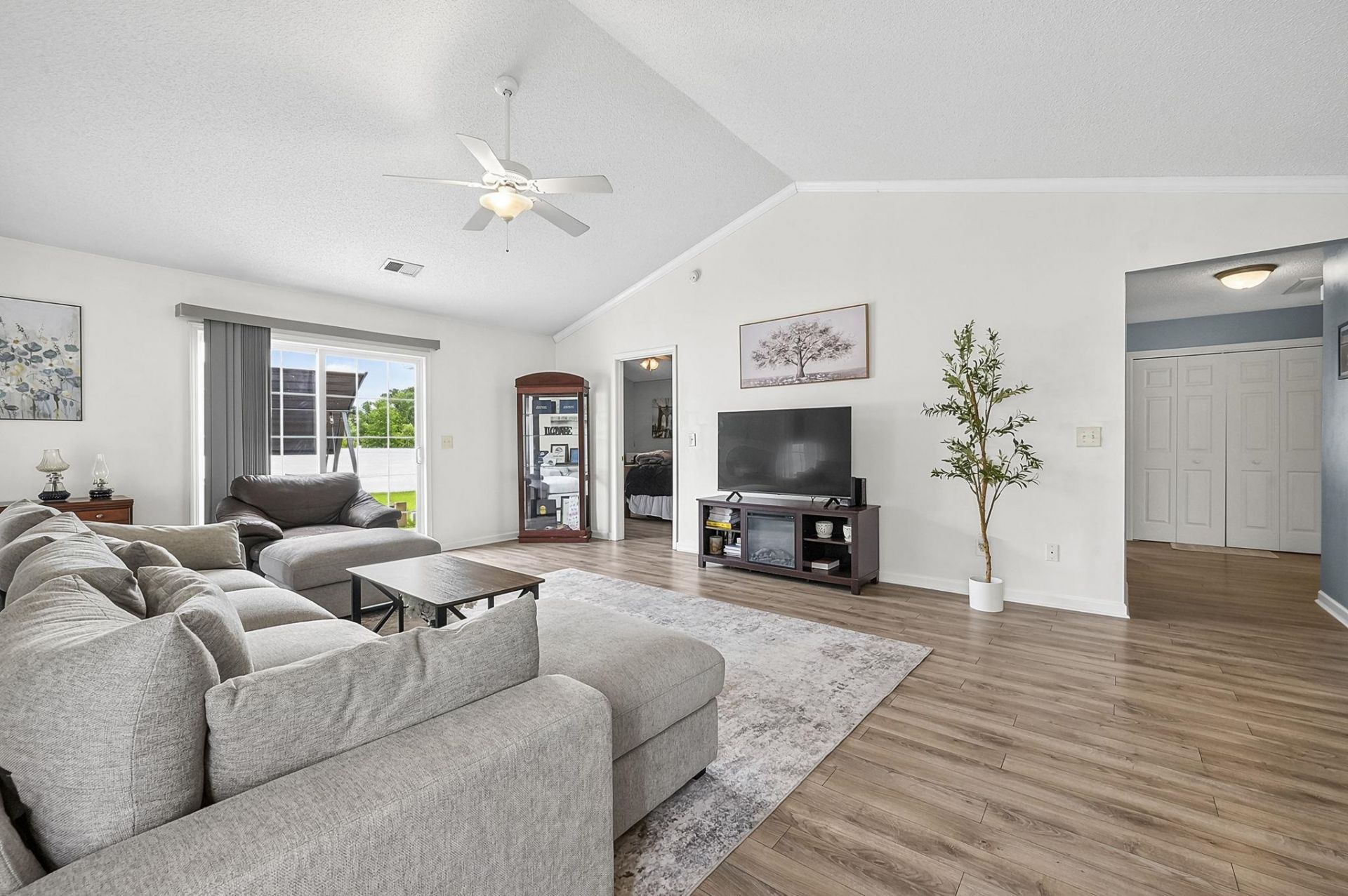 8333 Tartan Ln. Photo 15