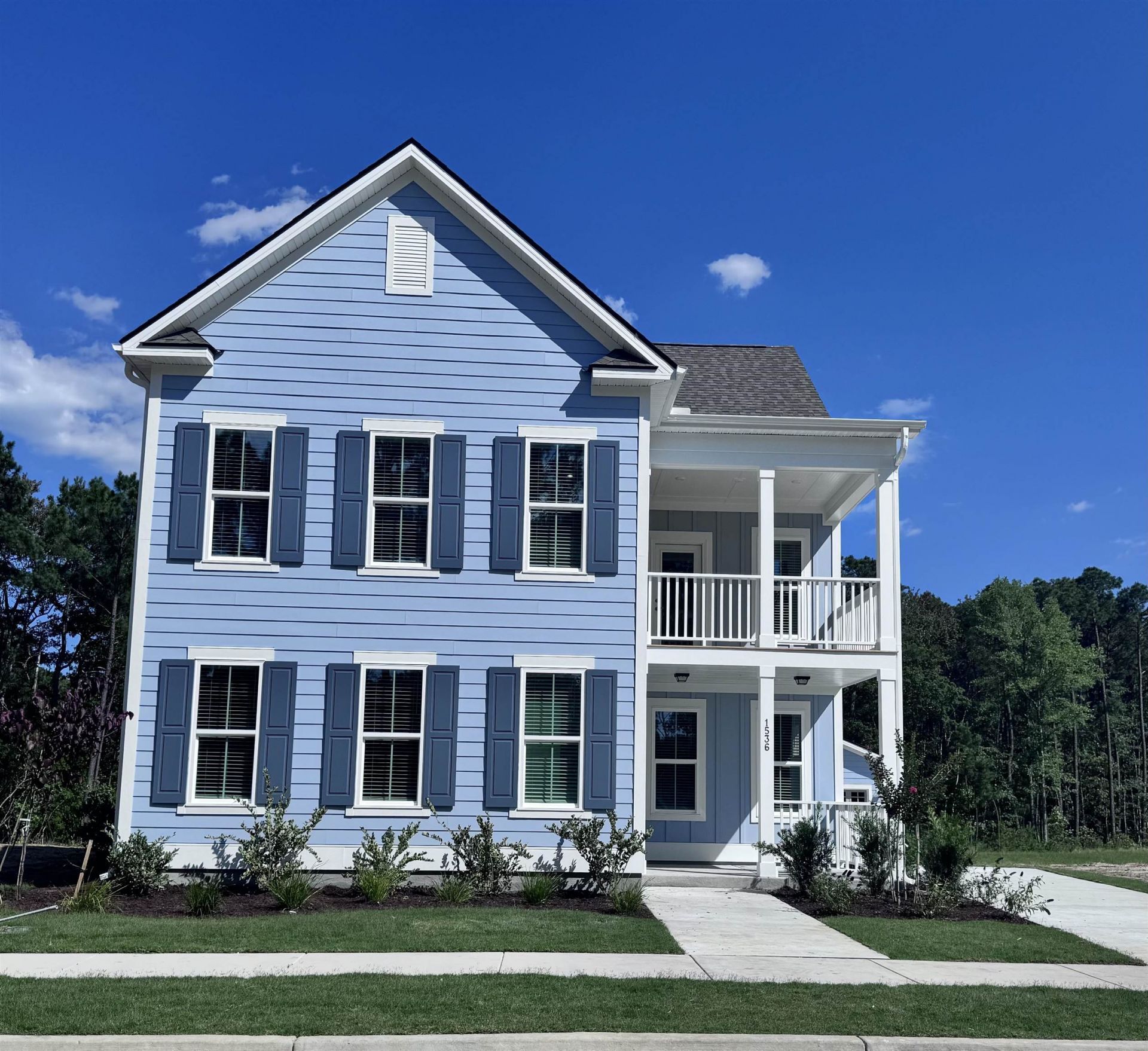 1536 Pershing Loop Photo 1