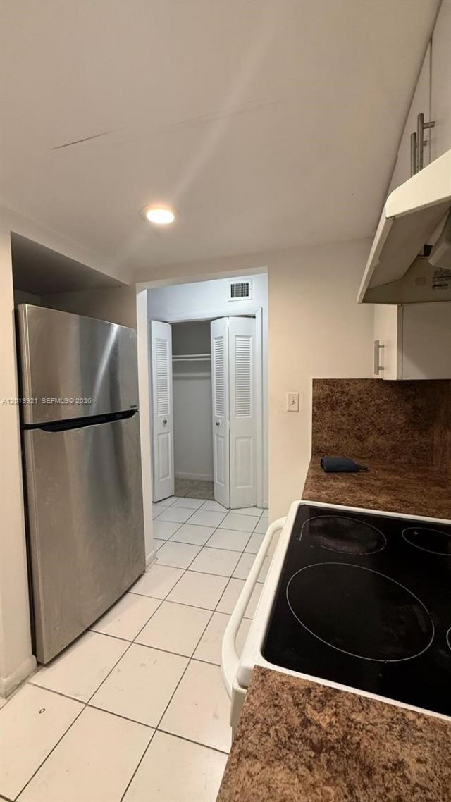 6940 Miami Gardens Dr, Unit 1-320, Hialeah, FL 33015 Photo