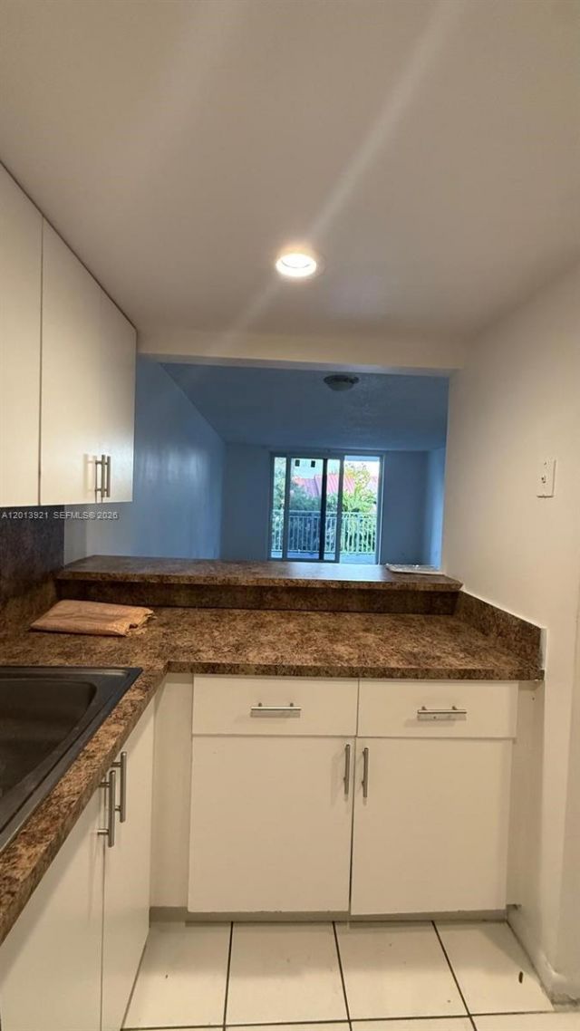 6940 Miami Gardens Dr, Unit 1-320, Hialeah, FL 33015 Photo