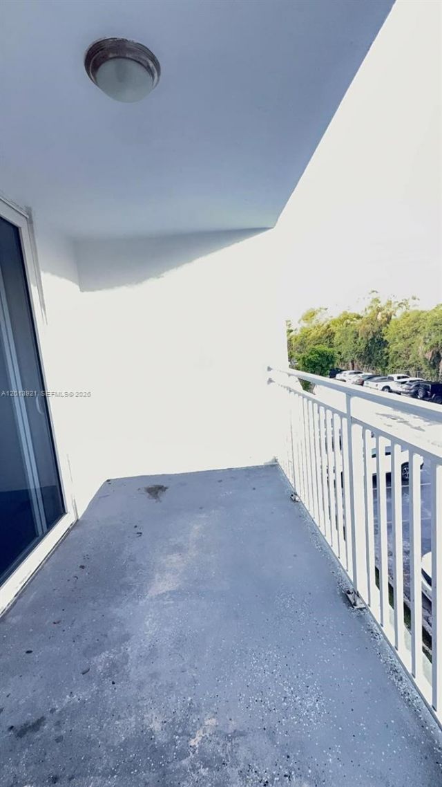 6940 Miami Gardens Dr, Unit 1-320, Hialeah, FL 33015 Photo