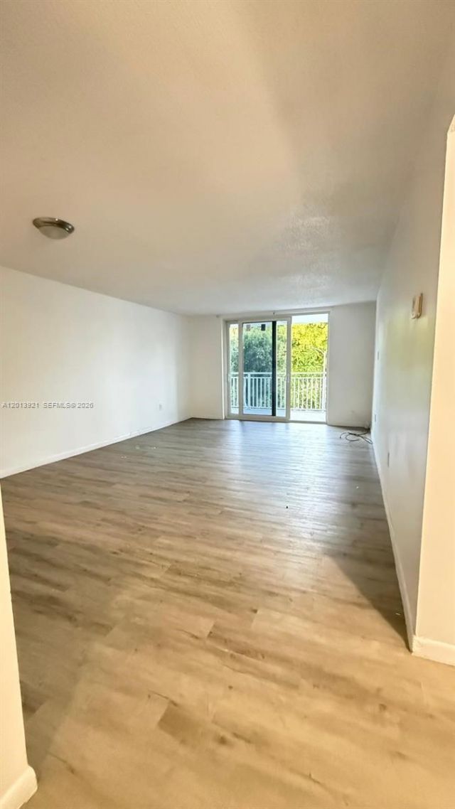 6940 Miami Gardens Dr, Unit 1-320, Hialeah, FL 33015 Photo