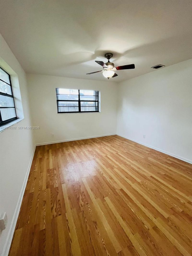 21220 NE 26th Ave , Miami, FL 33180 Photo