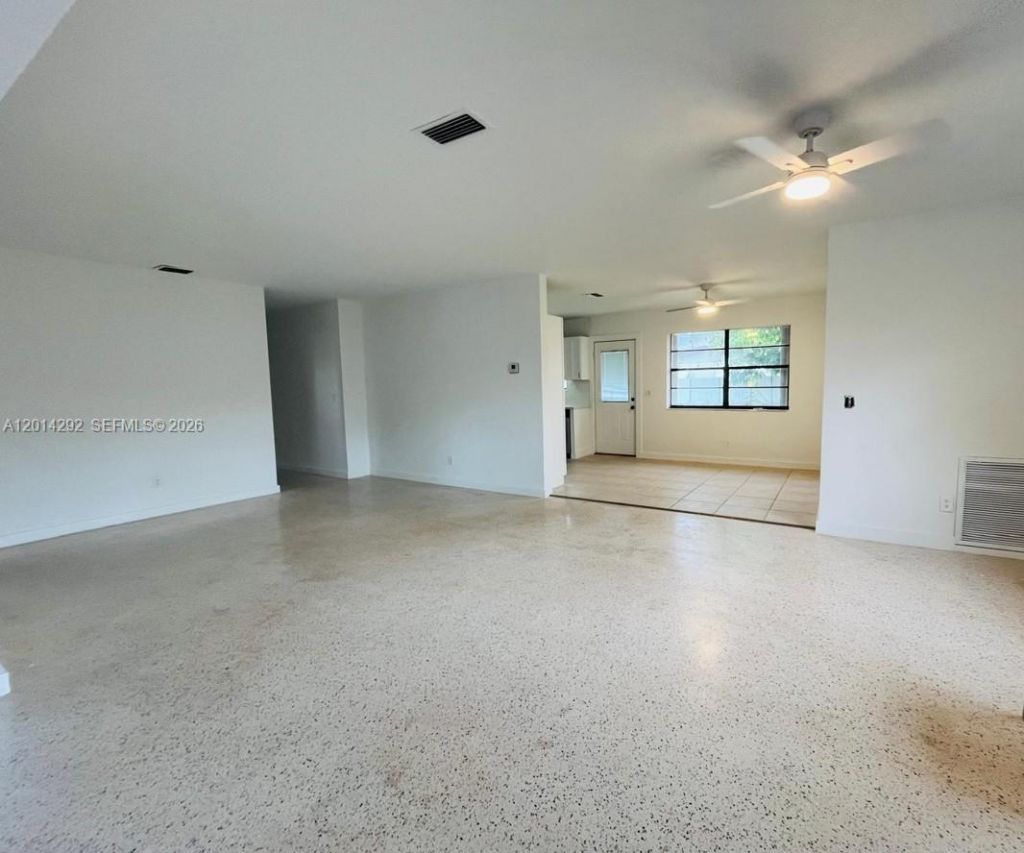 21220 NE 26th Ave , Miami, FL 33180 Photo