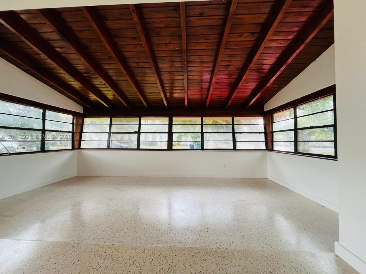 21220 NE 26th Ave , Miami, FL 33180 Photo