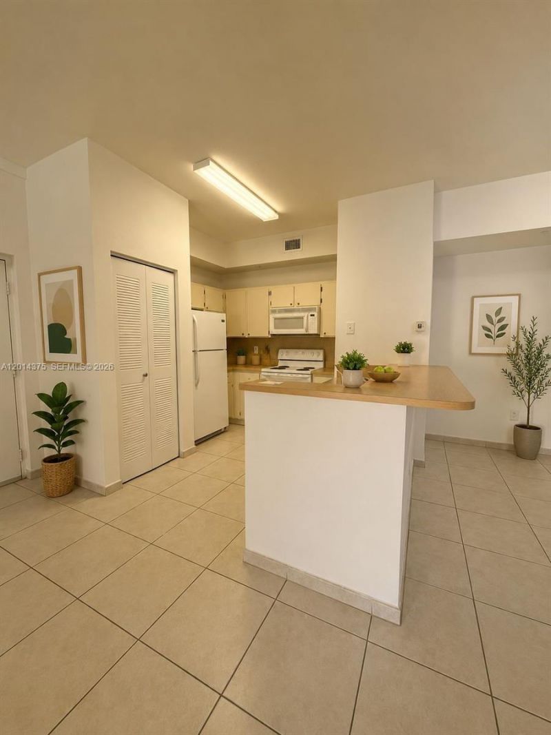 7280 NW 114th Ave , Unit 201-8, Doral, FL 33178 Photo