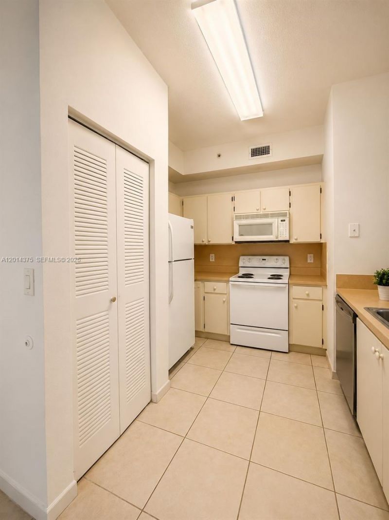 7280 NW 114th Ave , Unit 201-8, Doral, FL 33178 Photo