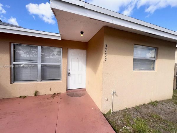 3737 Mil Lake Cir , Unit 3737, Green Acres, FL 33463