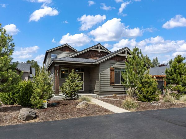 51852 Hollinshead Place, La Pine, OR 97739