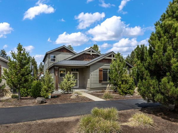 51852 Hollinshead Place, La Pine, OR 97739