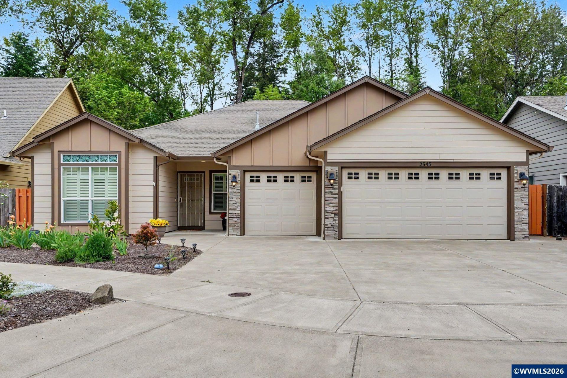 2545 Equestrian Lp S, Salem, OR 97302 Main Photo