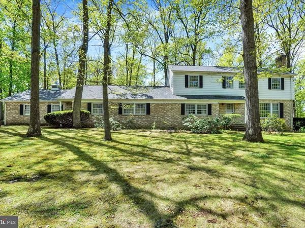 24 SPRINGWOOD AVENUE , STEWARTSTOWN, PA 17363