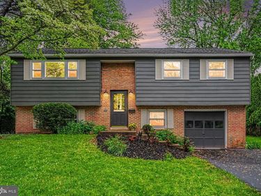 208 W 3RD STREET, RED HILL, PA 18076