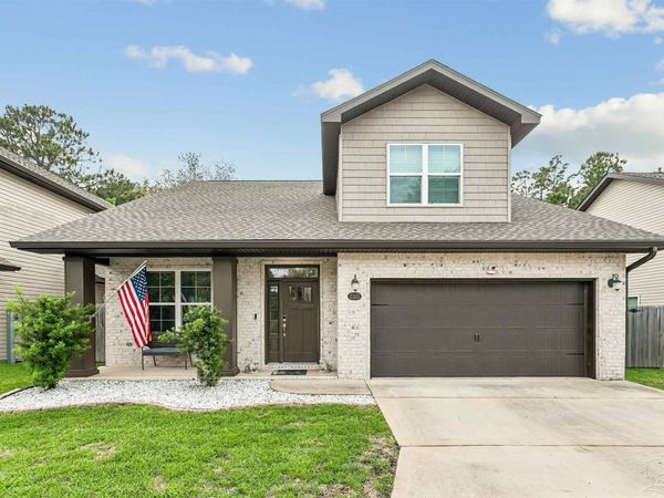 2303 Hadleigh Hills Ct, Navarre, FL 32566