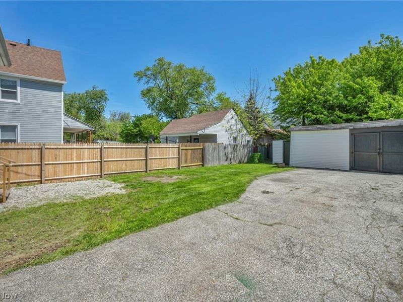 2153 W 106th Street, Cleveland, OH 44102 Photo 38