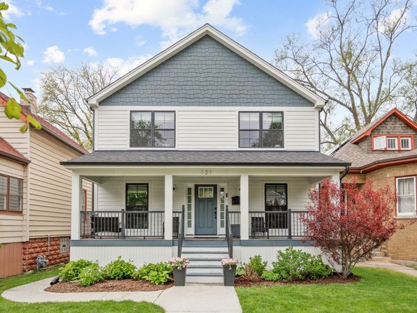 121 Des Plaines Avenue , Forest Park, IL 60130