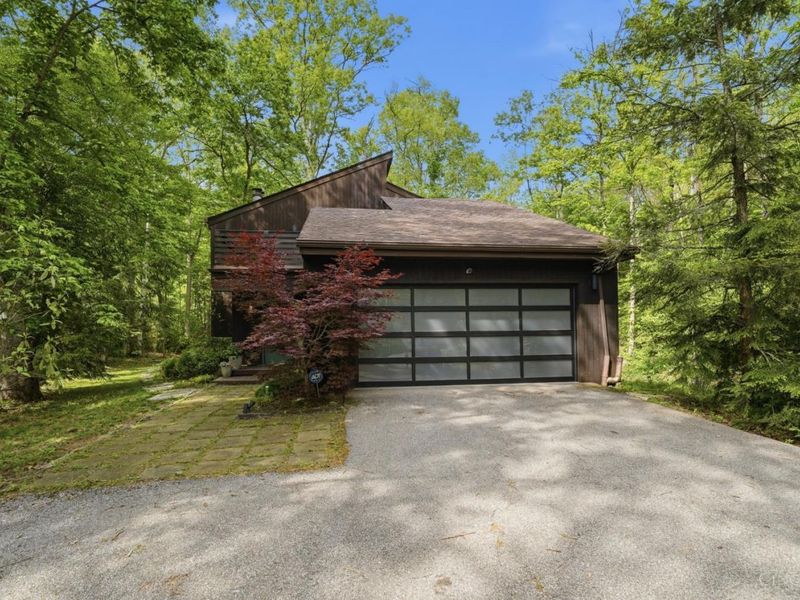 454 8 Mile Road, Cincinnati, OH 45255 Photo 2
