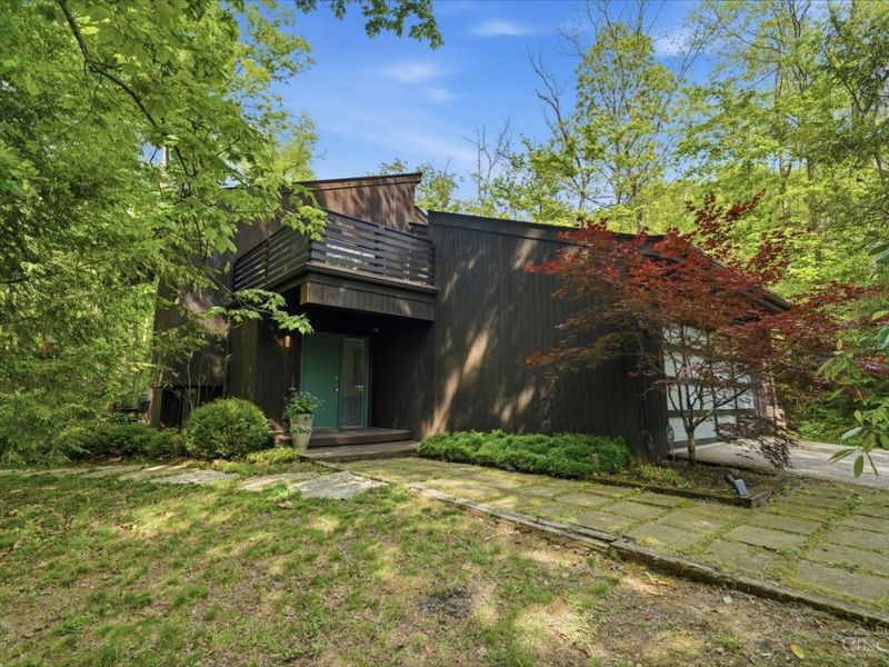 454 8 Mile Road, Cincinnati, OH 45255 Photo 3