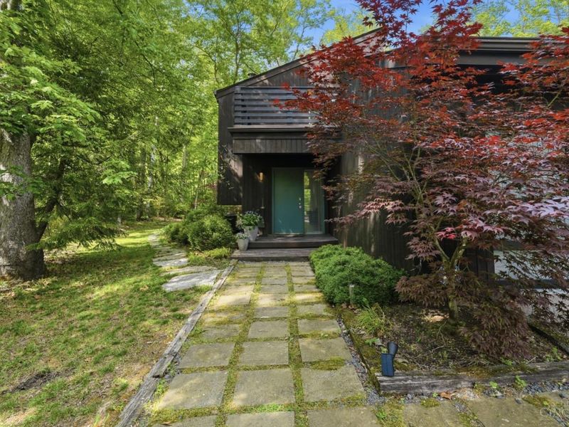 454 8 Mile Road, Cincinnati, OH 45255 Photo 4