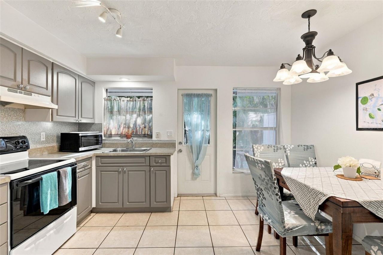 4001 Groveland Avenue, Sarasota, FL 34231 Photo