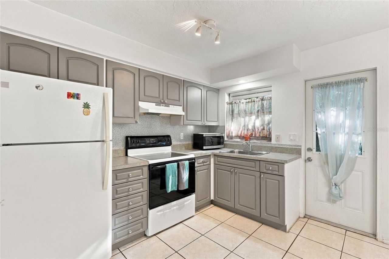 4001 Groveland Avenue, Sarasota, FL 34231 Photo