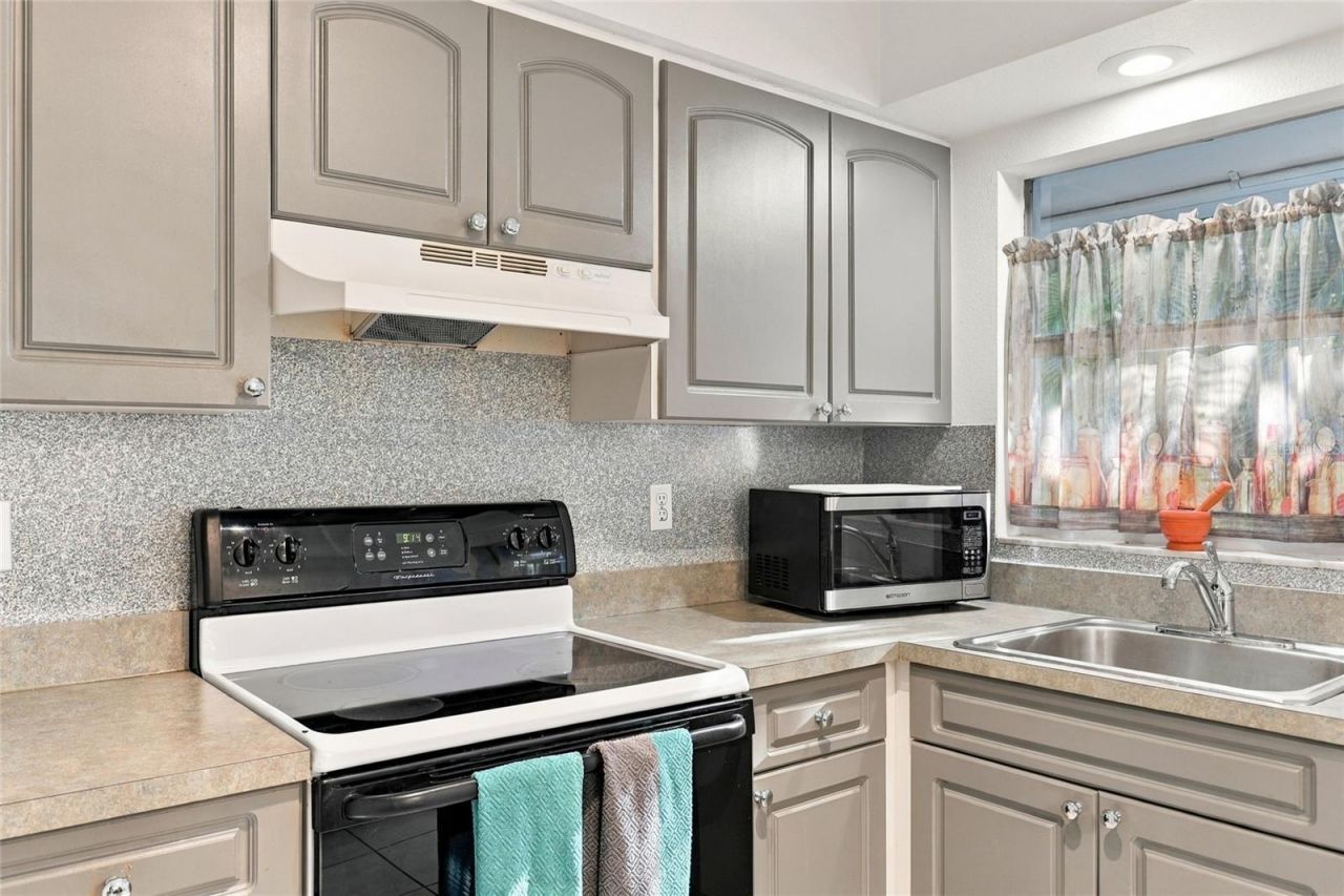 4001 Groveland Avenue, Sarasota, FL 34231 Photo