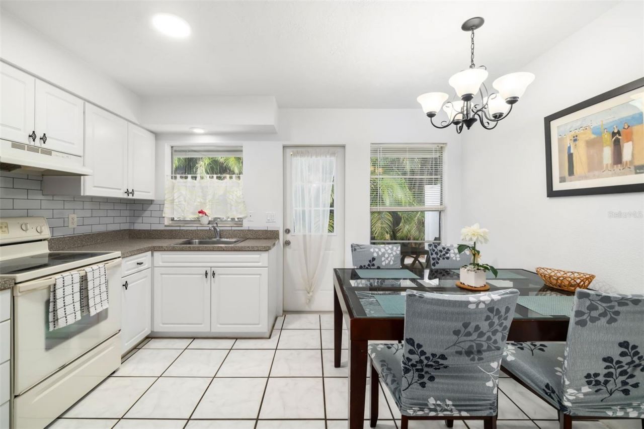 4001 Groveland Avenue, Sarasota, FL 34231 Photo