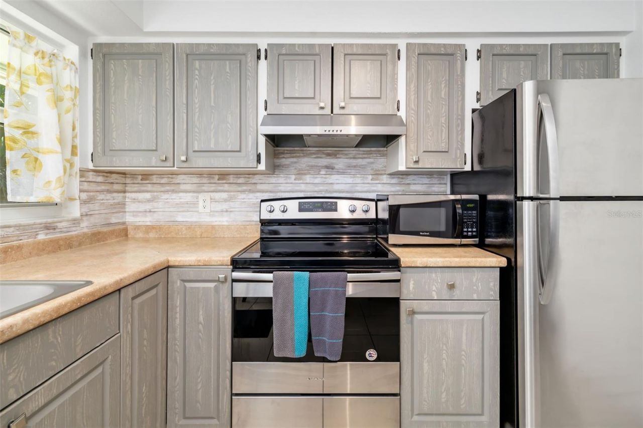 4001 Groveland Avenue, Sarasota, FL 34231 Photo