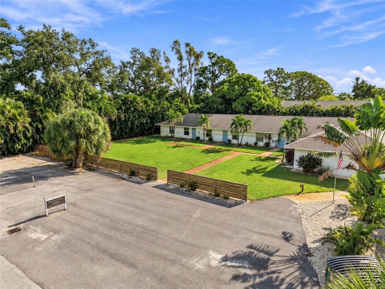 4001 Groveland Avenue, Sarasota, FL 34231 Photo